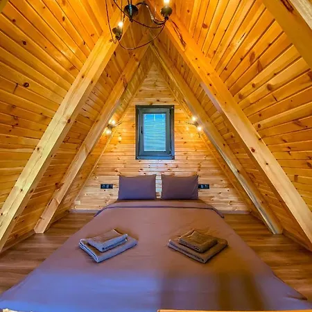 Деревянный коттедж Bungalovca Сапанча