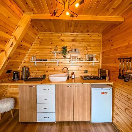 Bungalovca Lodge *